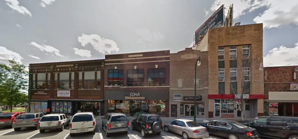 Signed South Omaha Medical Associates exterior.