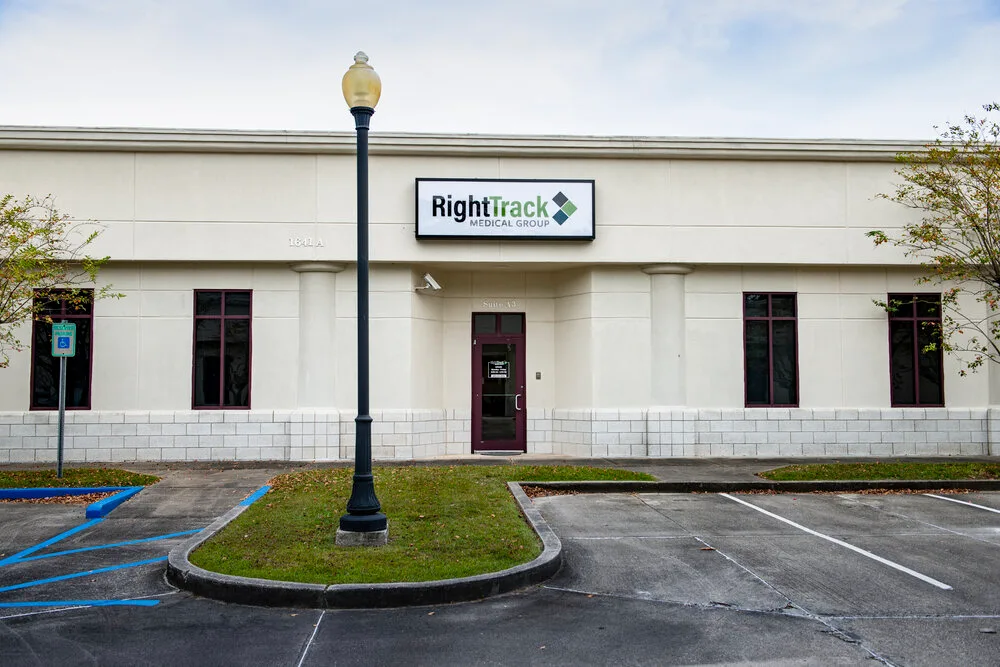 Building housing Right Track Medical Group in Biloxi, Mississippi