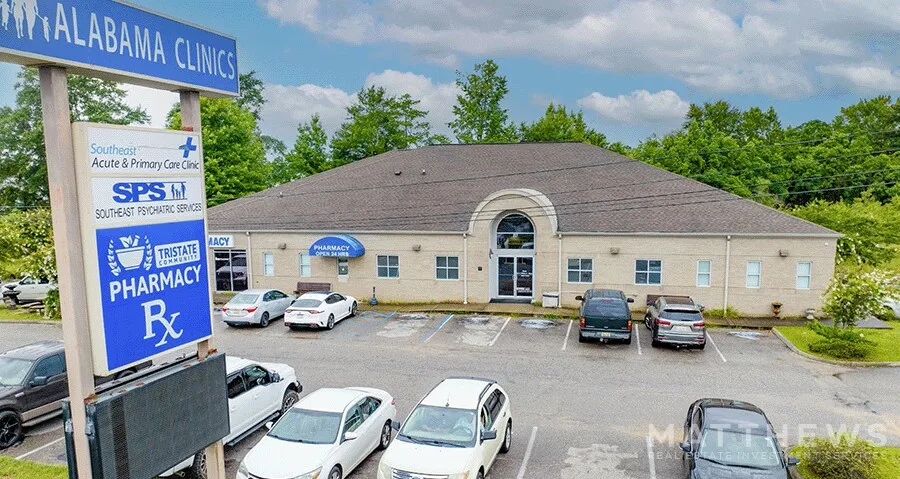 Building housing Alabama Clinics in Dothan, Alabama