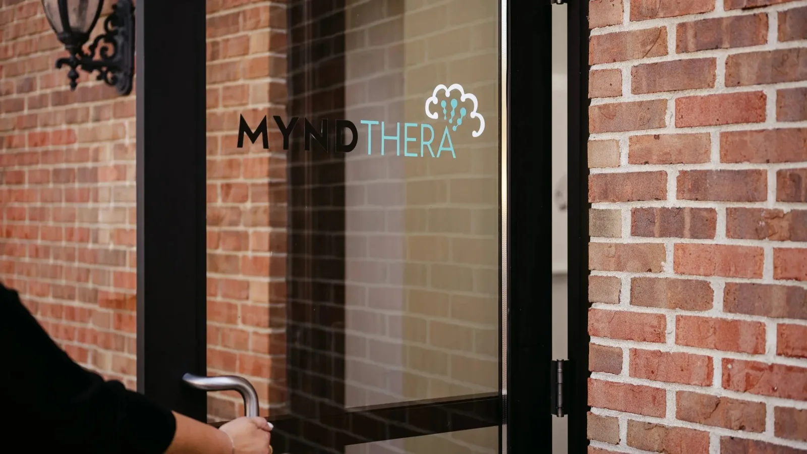 Mynd Thera in Grosse Pointe Woods, Michigan
