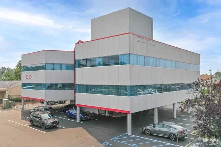 Building housing Evolve Psychiatry in Massapequa, New York