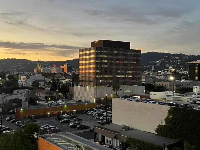Hollywood clinic-building exterior